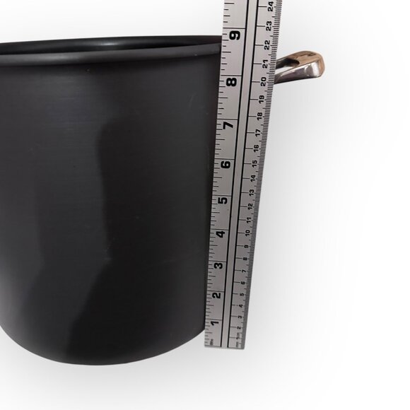 All Clad Non-Stick 8 Qt Stock Pot with Hard Anodized Aluminum - LID NOT INCLUDED - Picture 4 of 16